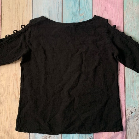 Elegant Black Sea breeze top - Picture 6 of 6